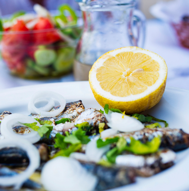 Gegrilde sardienen op de plancha (heerlijk, gemakkelijk en snel)