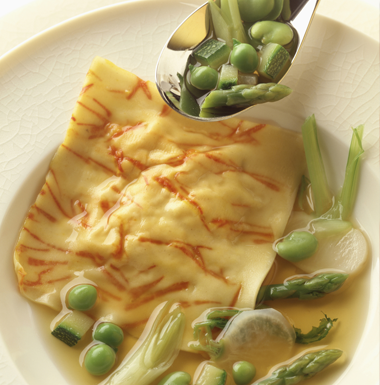 Ravioli de crabe dans son bouillon de légumes verts