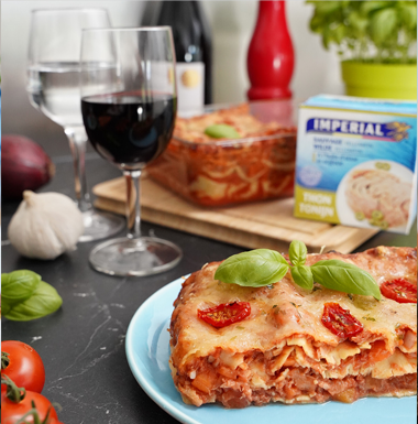 Lasagnes au thon Impérial à l’huile d’olive, coulis de tomates et carottes.